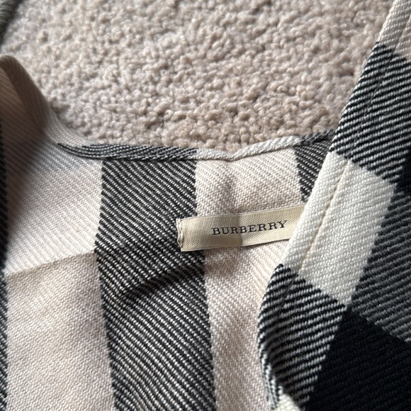 BURBERRY Extra fine merino poncho pashmina scarf wrap . AUTHENTIC - Picture 4 of 8